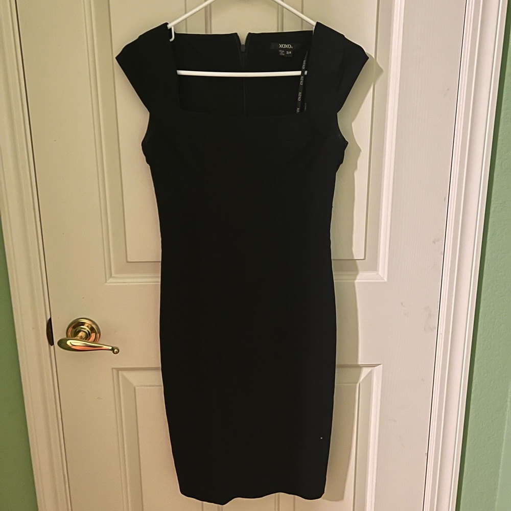 Fitted formal black dress